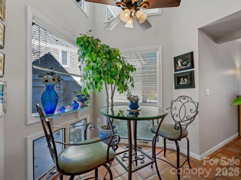 132 Overlook Drive, Flat Rock, NC 28731.  MLS# CAR4354088, YatesRealty ID 16275. 