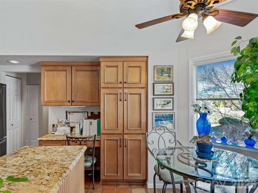 132 Overlook Drive, Flat Rock, NC 28731.  MLS# CAR4354088, YatesRealty ID 16275. 