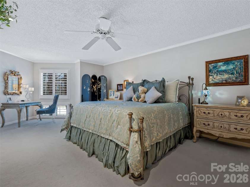132 Overlook Drive, Flat Rock, NC 28731.  MLS# CAR4354088, YatesRealty ID 16275. 