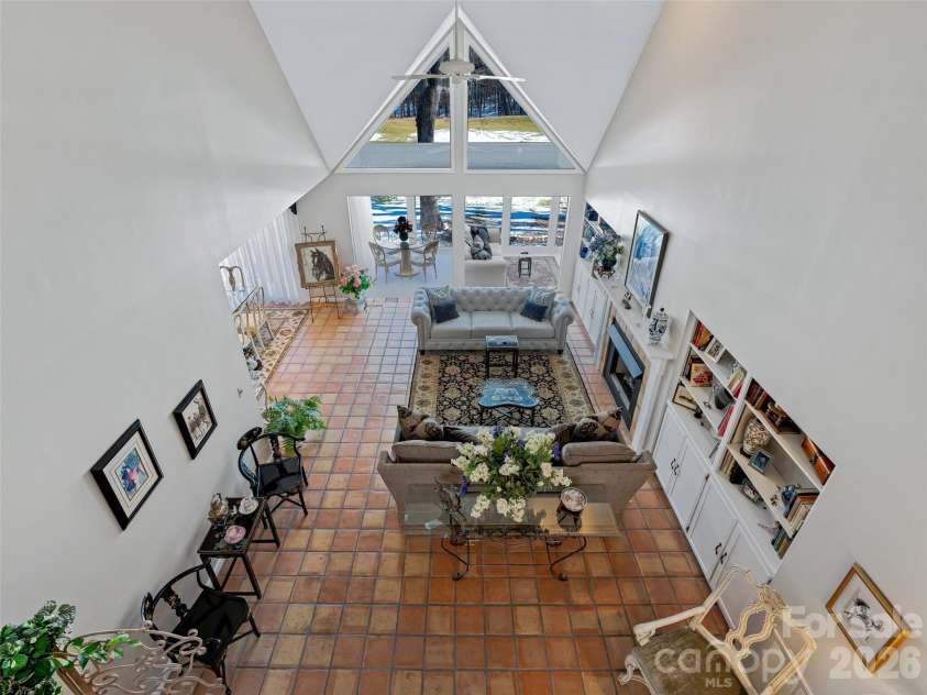 132 Overlook Drive, Flat Rock, NC 28731.  MLS# CAR4354088, YatesRealty ID 16275. 