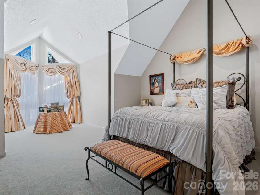 132 Overlook Drive, Flat Rock, NC 28731.  MLS# CAR4354088, YatesRealty ID 16275. 