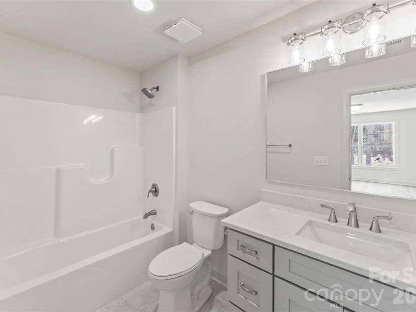 7540 Deer Track Drive, Denver, NC 28037.  MLS# CAR4343994, YatesRealty ID 16276. 