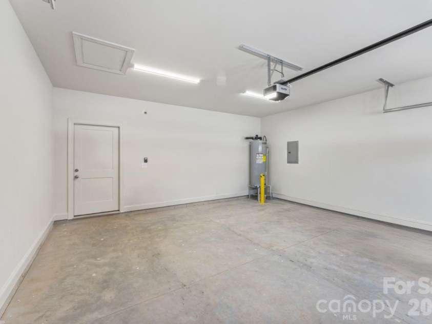 7540 Deer Track Drive, Denver, NC 28037.  MLS# CAR4343994, YatesRealty ID 16276. Fully finished two car garage