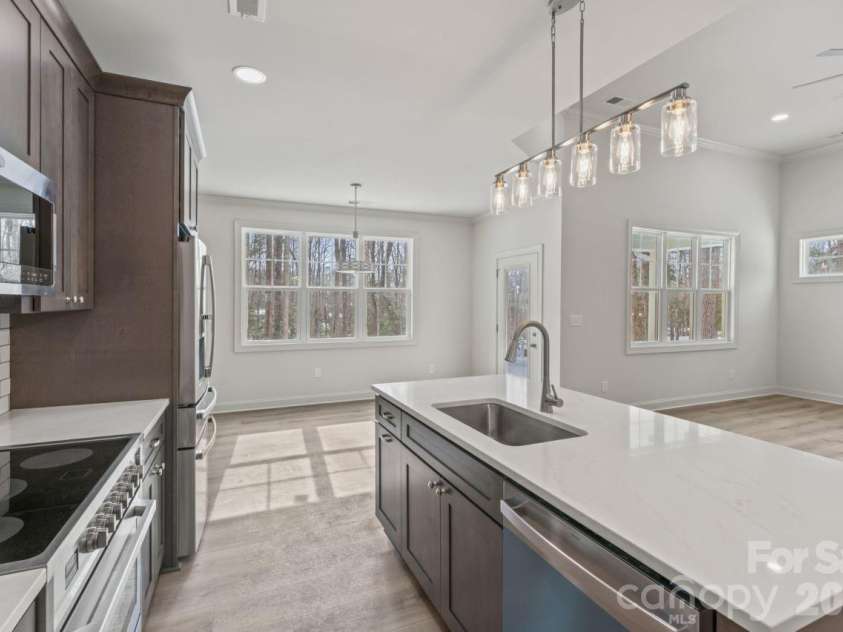 7540 Deer Track Drive, Denver, NC 28037.  MLS# CAR4343994, YatesRealty ID 16276. Let the sunshine in !!