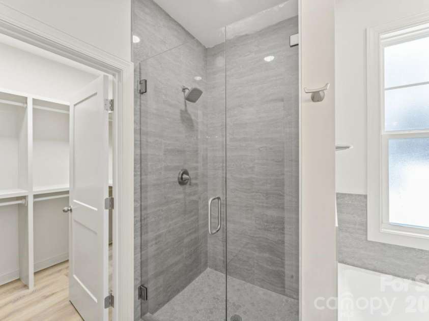 7540 Deer Track Drive, Denver, NC 28037.  MLS# CAR4343994, YatesRealty ID 16276. Primary Salon Facilities Closet, shower, baaaath.