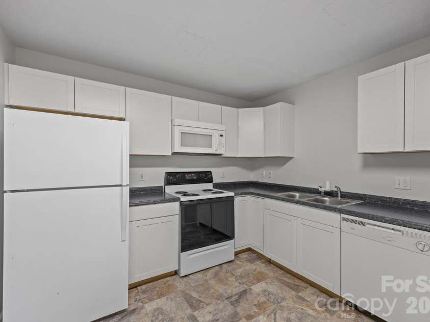 6 Azalea Road, Arden, NC 28704.  MLS# CAR4306267, YatesRealty ID 16277. Open
