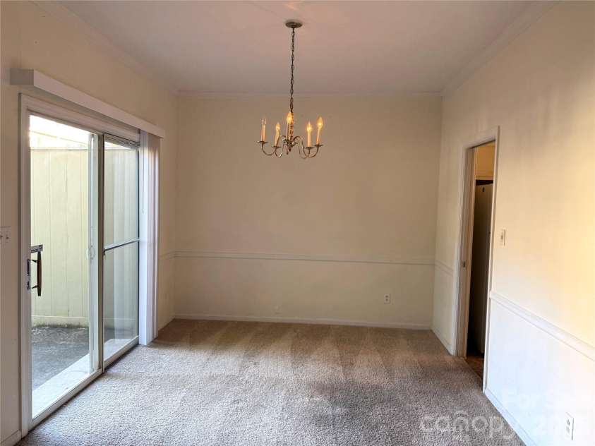 5939 Quail Hollow Road, Charlotte, NC 28210.  MLS# CAR4370228, YatesRealty ID 16279. DESIGNATED DINING AREA 