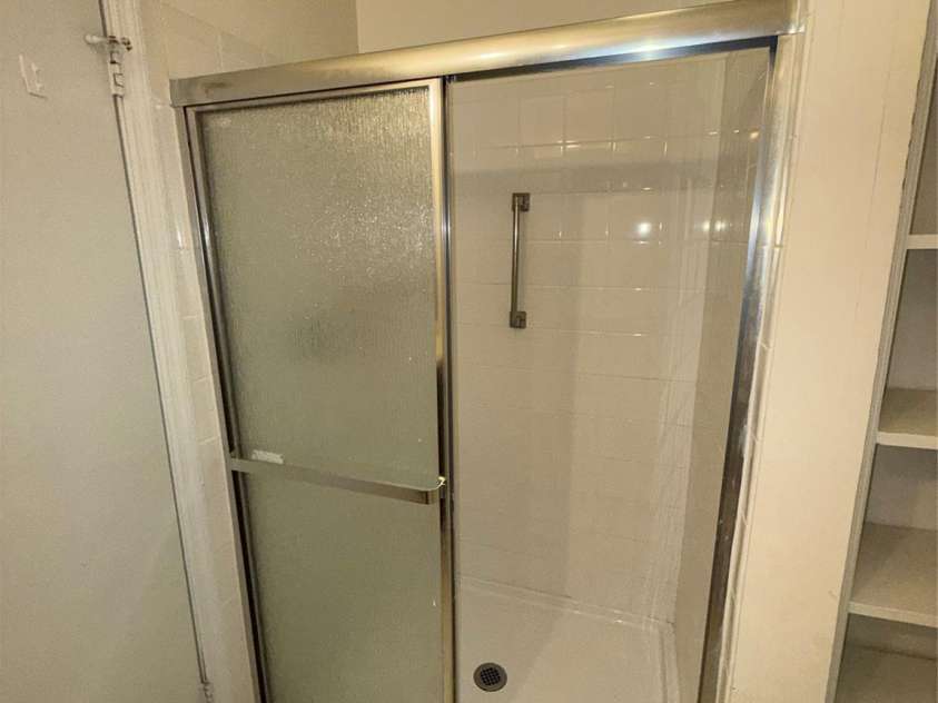 5939 Quail Hollow Road, Charlotte, NC 28210.  MLS# CAR4370228, YatesRealty ID 16279. MASTER BATHROOM HAS NEWER SHOWER INSTALLED 