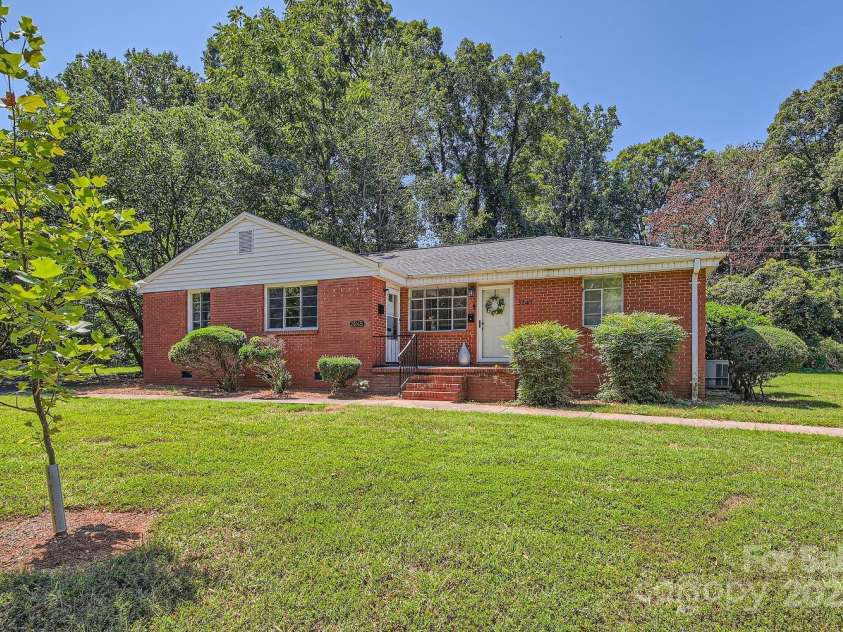 3245 Minnesota Road, Charlotte, NC 28208.  MLS# CAR4176517, YatesRealty ID 1628. 
