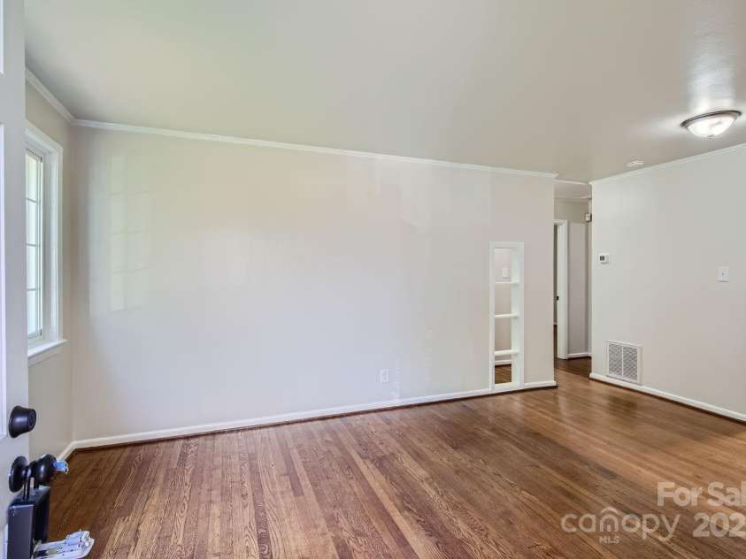 3245 Minnesota Road, Charlotte, NC 28208.  MLS# CAR4176517, YatesRealty ID 1628. 