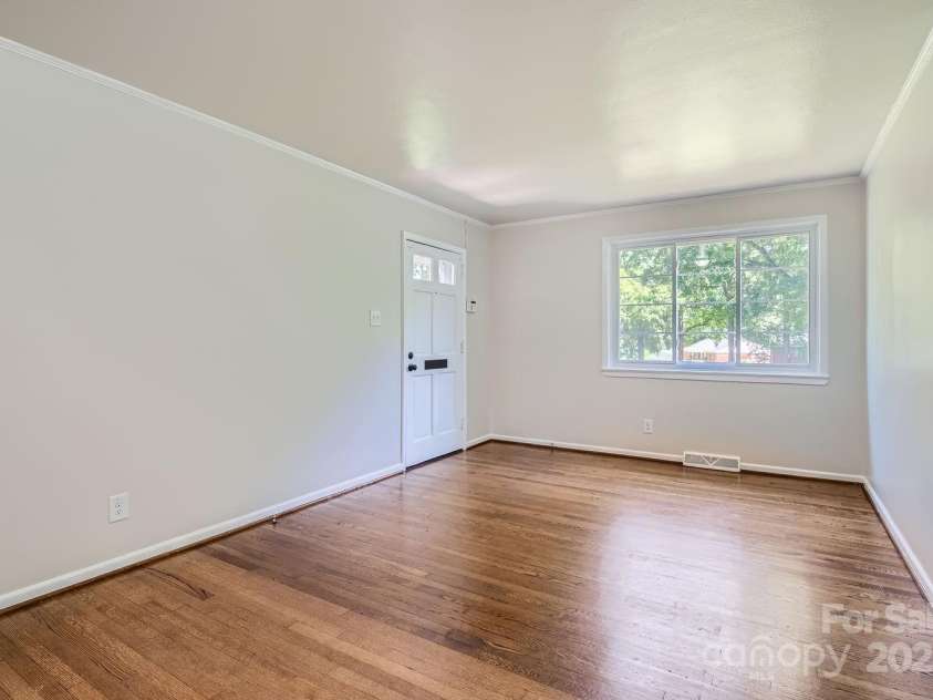 3245 Minnesota Road, Charlotte, NC 28208.  MLS# CAR4176517, YatesRealty ID 1628. 