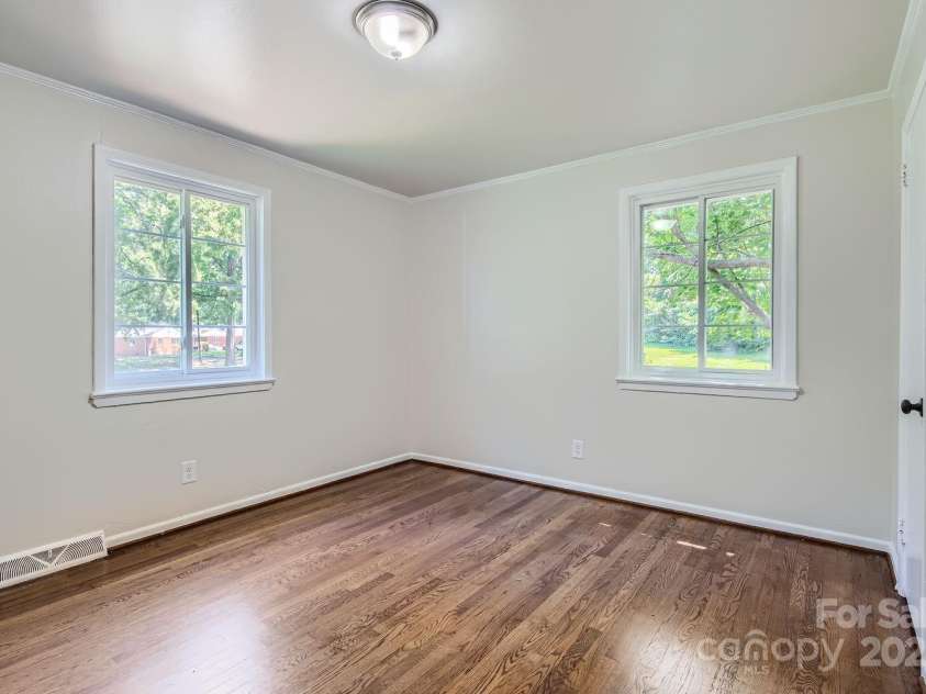 3245 Minnesota Road, Charlotte, NC 28208.  MLS# CAR4176517, YatesRealty ID 1628. 