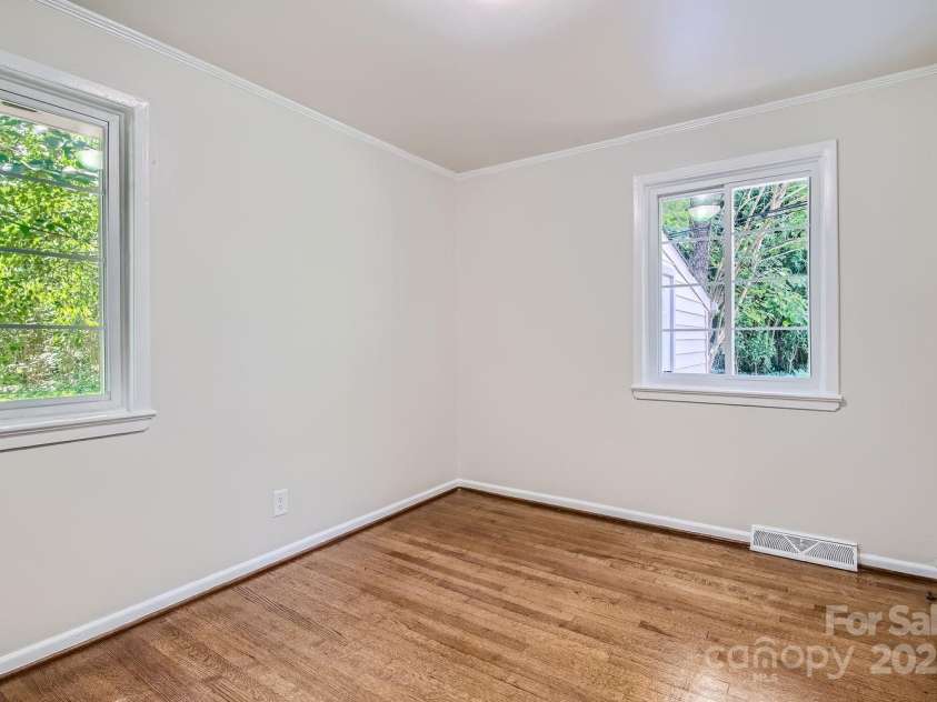 3245 Minnesota Road, Charlotte, NC 28208.  MLS# CAR4176517, YatesRealty ID 1628. 