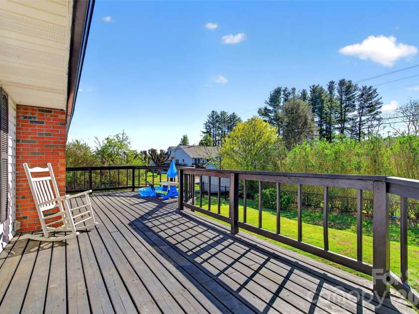 1191 Dale Road, Spruce Pine, NC 28777.  MLS# CAR4371695, YatesRealty ID 16280. 