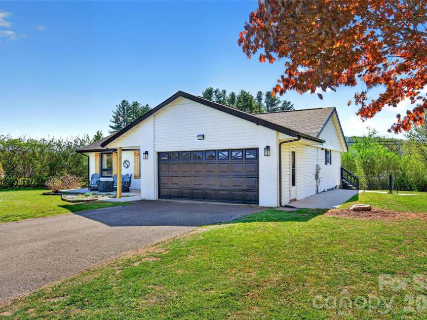 1191 Dale Road, Spruce Pine, NC 28777.  MLS# CAR4371695, YatesRealty ID 16280. 