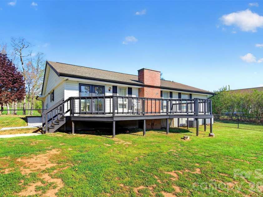 1191 Dale Road, Spruce Pine, NC 28777.  MLS# CAR4371695, YatesRealty ID 16280. 