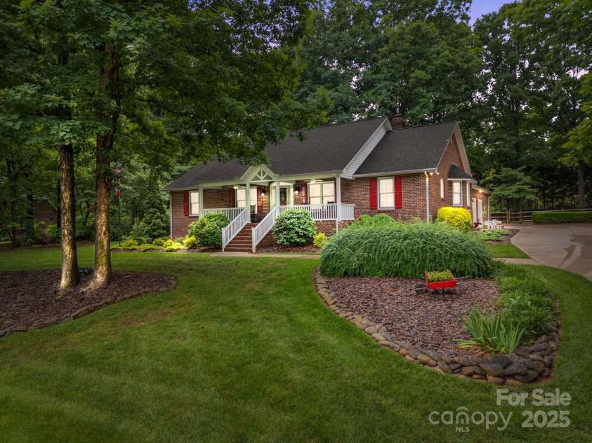 635 Timberlane Trail, Salisbury, NC 28147.  MLS# CAR4265454, YatesRealty ID 16280. 