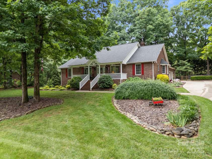 635 Timberlane Trail, Salisbury, NC 28147.  MLS# CAR4265454, YatesRealty ID 16280. 