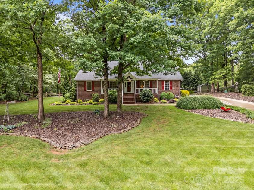 635 Timberlane Trail, Salisbury, NC 28147.  MLS# CAR4265454, YatesRealty ID 16280. 