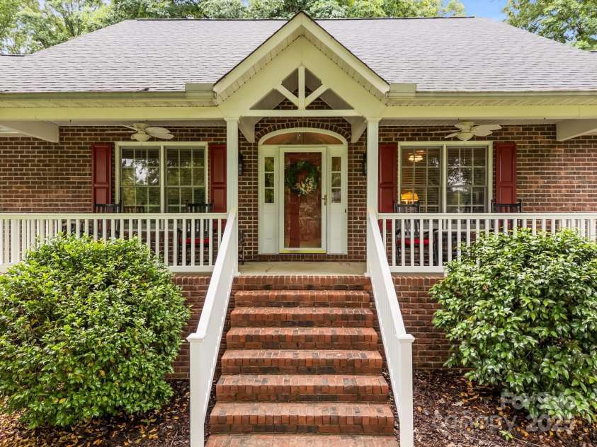 635 Timberlane Trail, Salisbury, NC 28147.  MLS# CAR4265454, YatesRealty ID 16280. 