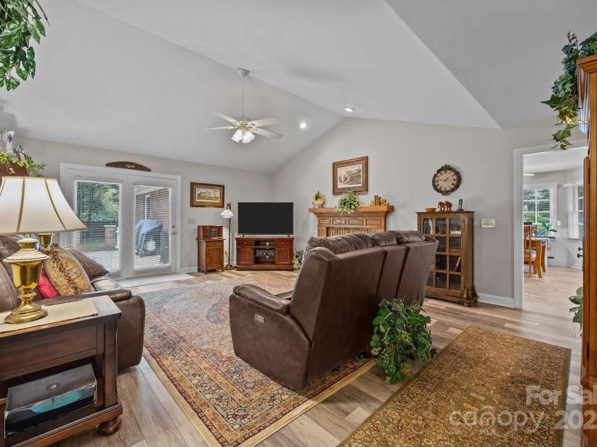 635 Timberlane Trail, Salisbury, NC 28147.  MLS# CAR4265454, YatesRealty ID 16280. 