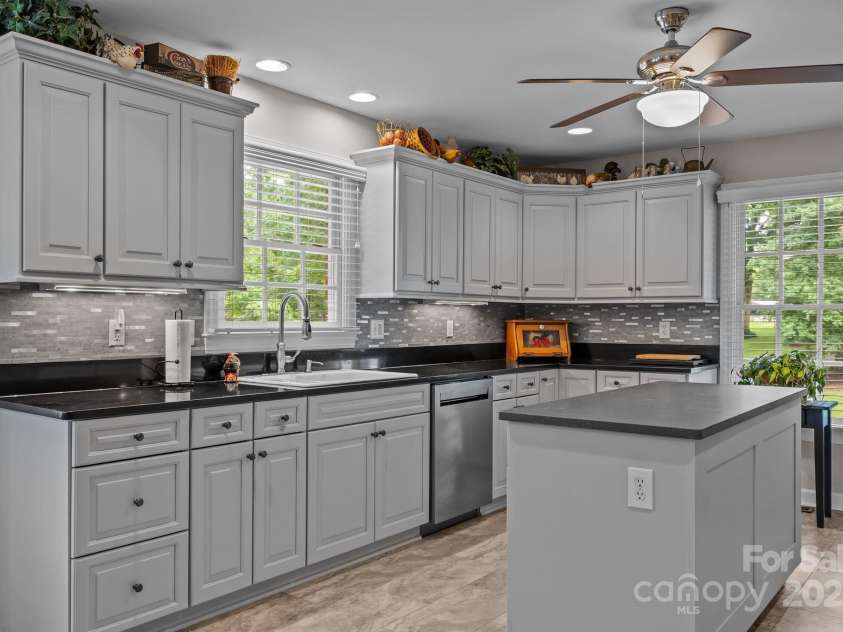 635 Timberlane Trail, Salisbury, NC 28147.  MLS# CAR4265454, YatesRealty ID 16280. 