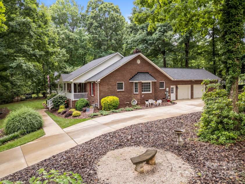 635 Timberlane Trail, Salisbury, NC 28147.  MLS# CAR4265454, YatesRealty ID 16280. 