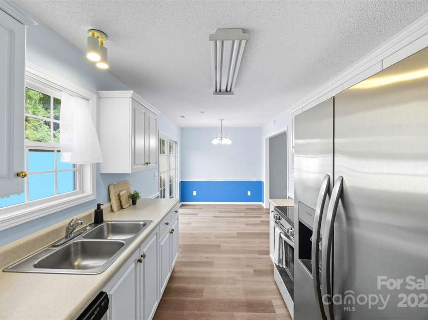 2290 Kestrel Drive, Rock Hill, SC 29732.  MLS# CAR4299234, YatesRealty ID 16281. Kitchen