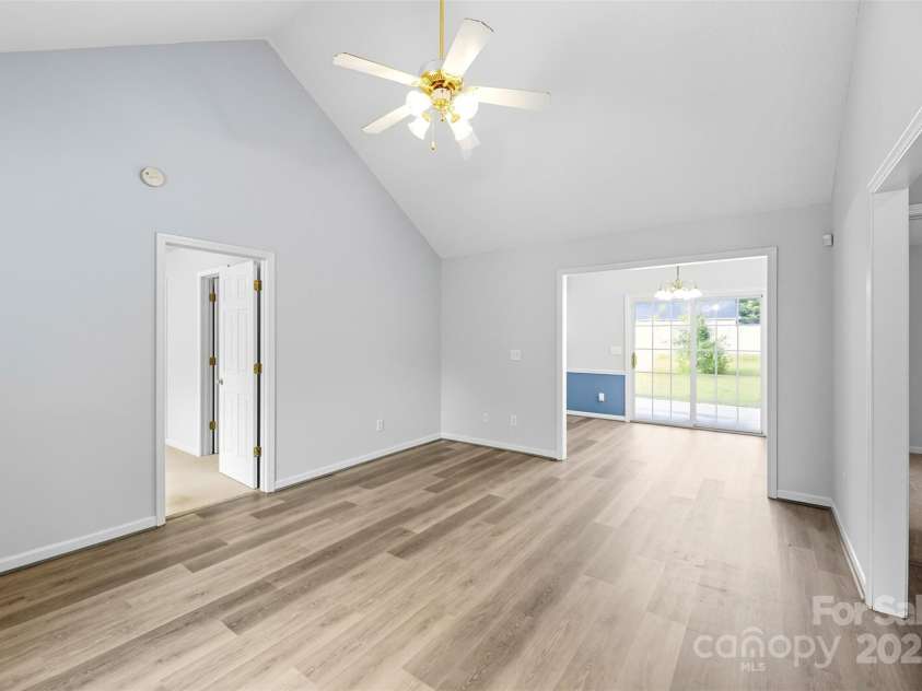 2290 Kestrel Drive, Rock Hill, SC 29732.  MLS# CAR4299234, YatesRealty ID 16281. Living Room