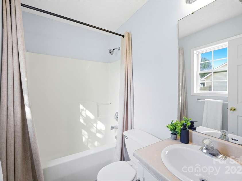 2290 Kestrel Drive, Rock Hill, SC 29732.  MLS# CAR4299234, YatesRealty ID 16281. Primary Bathroom