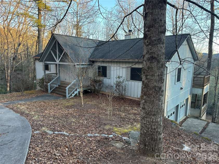 94 Blackberry Trail, Sapphire, NC 28774.  MLS# CAR4352189, YatesRealty ID 16281. Front