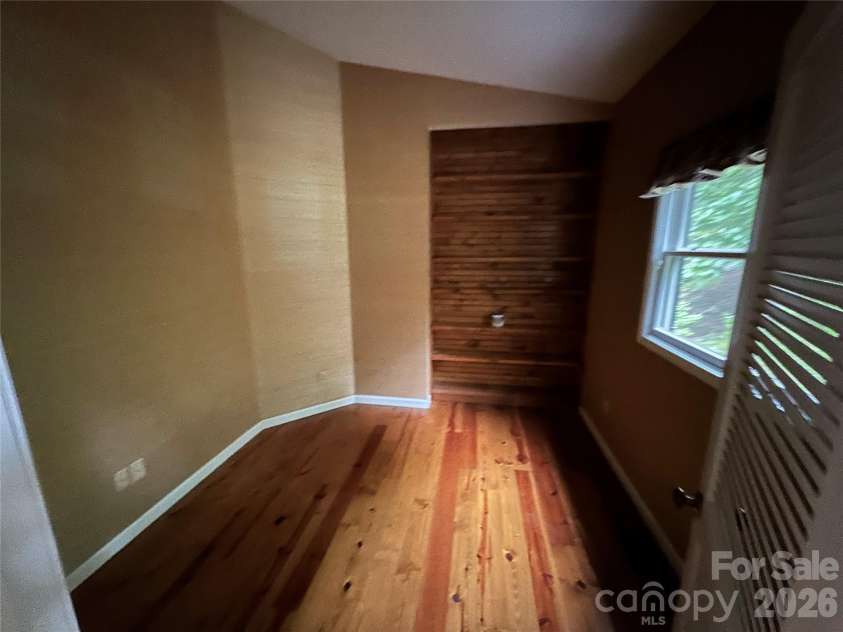 94 Blackberry Trail, Sapphire, NC 28774.  MLS# CAR4352189, YatesRealty ID 16281. Office
