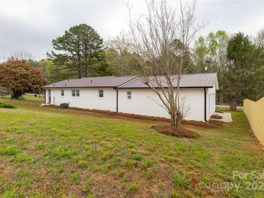 6057 Highway 97 Highway, Hickory Grove, SC 29717.  MLS# CAR4241552, YatesRealty ID 16282. 