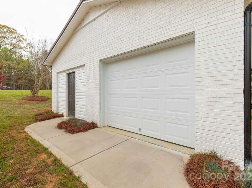 6057 Highway 97 Highway, Hickory Grove, SC 29717.  MLS# CAR4241552, YatesRealty ID 16282. 