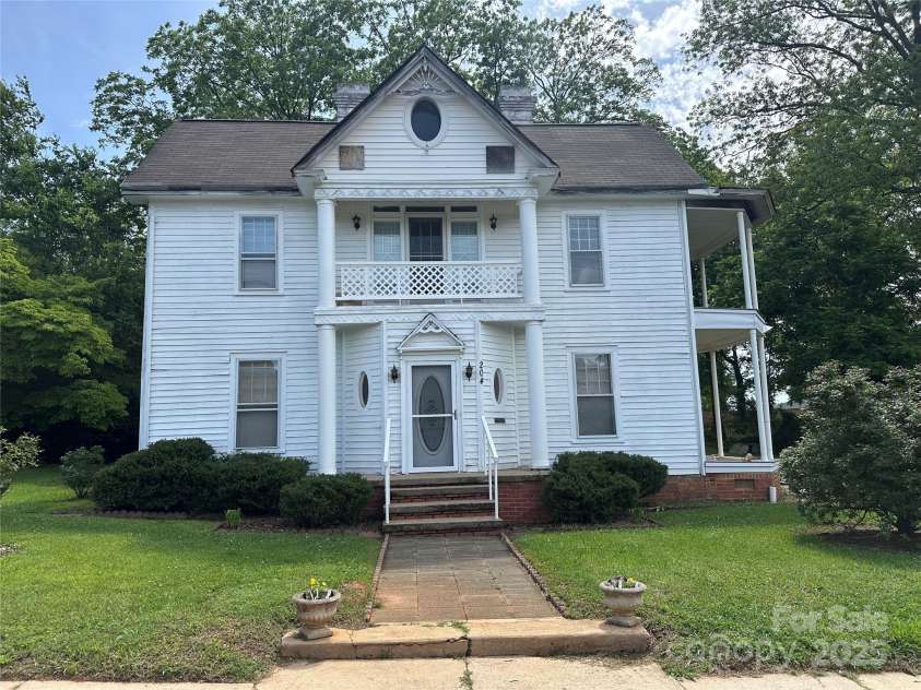 204 Gaston Street, Kings Mountain, NC 28086.  MLS# CAR4259958, YatesRealty ID 16283. 