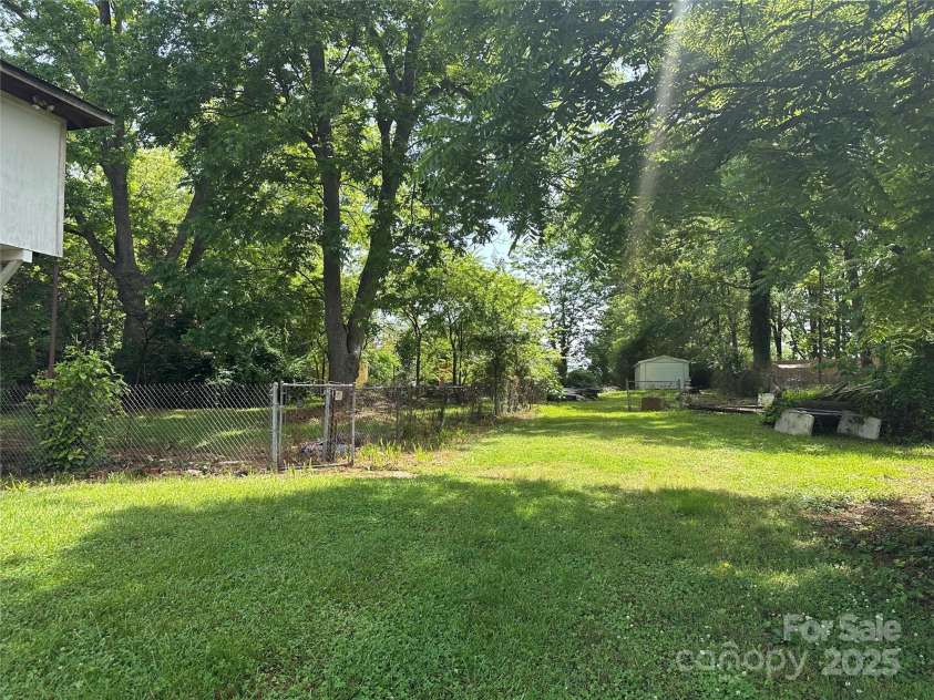 204 Gaston Street, Kings Mountain, NC 28086.  MLS# CAR4259958, YatesRealty ID 16283. 