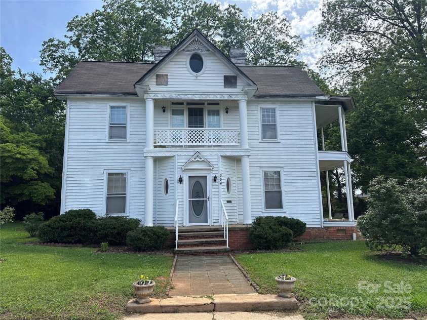 204 Gaston Street, Kings Mountain, NC 28086.  MLS# CAR4259958, YatesRealty ID 16283. 