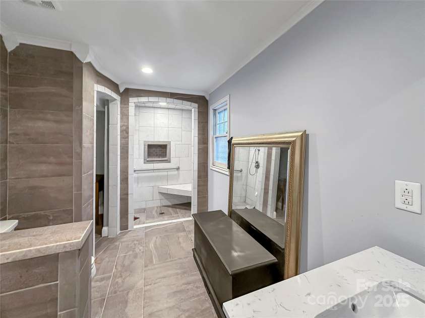 204 Gaston Street, Kings Mountain, NC 28086.  MLS# CAR4259958, YatesRealty ID 16283. 