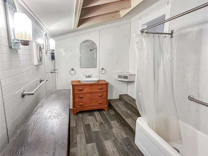 204 Gaston Street, Kings Mountain, NC 28086.  MLS# CAR4259958, YatesRealty ID 16283. 