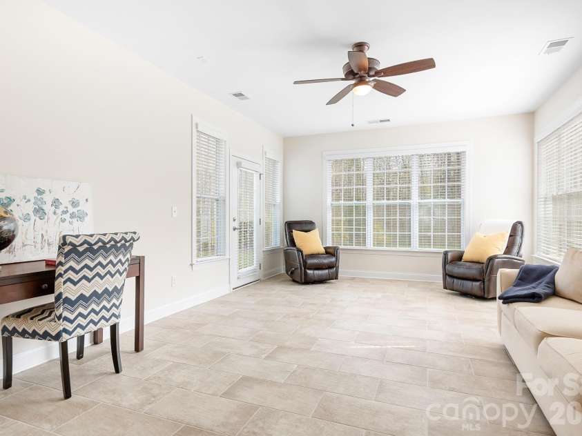 12728 Meetinghouse Drive, Cornelius, NC 28031.  MLS# CAR4361291, YatesRealty ID 16284. Sunroom