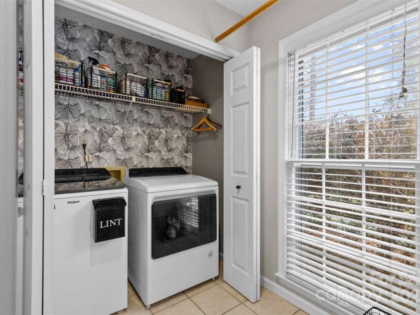 7201 Brassy Creek Lane, Charlotte, NC 28269.  MLS# CAR4225895, YatesRealty ID 16284. 