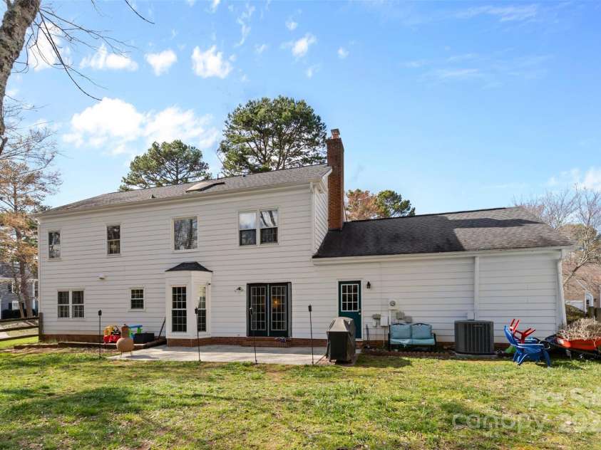 7201 Brassy Creek Lane, Charlotte, NC 28269.  MLS# CAR4225895, YatesRealty ID 16284. 