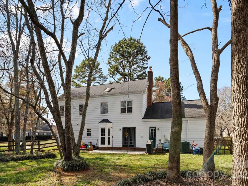 7201 Brassy Creek Lane, Charlotte, NC 28269.  MLS# CAR4225895, YatesRealty ID 16284. 