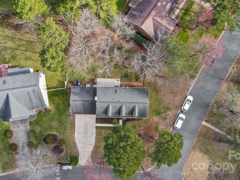 7201 Brassy Creek Lane, Charlotte, NC 28269.  MLS# CAR4225895, YatesRealty ID 16284. 