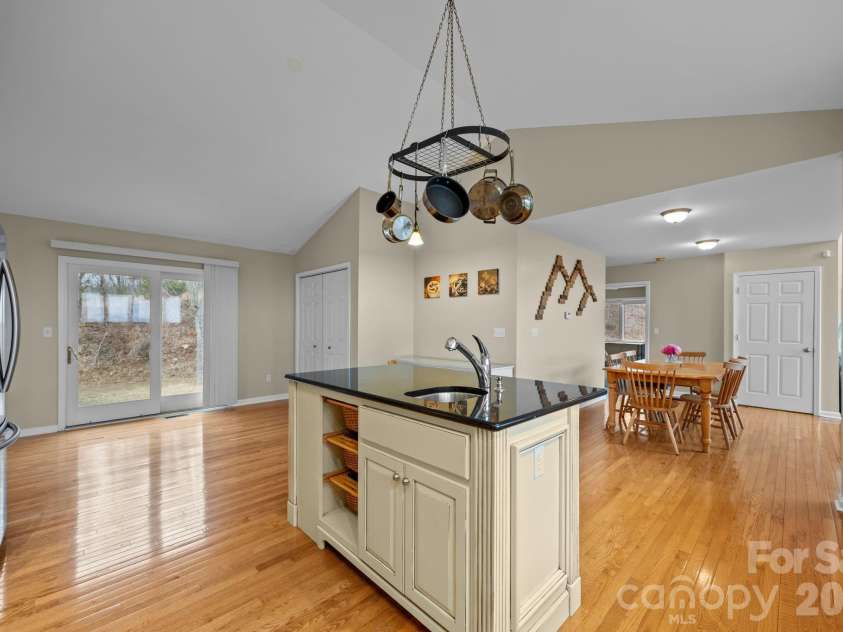 995 Towery Trace, Ellenboro, NC 28040.  MLS# CAR4344395, YatesRealty ID 16287. 