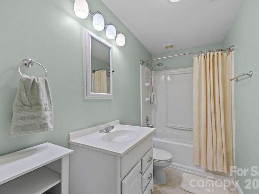 995 Towery Trace, Ellenboro, NC 28040.  MLS# CAR4344395, YatesRealty ID 16287. 