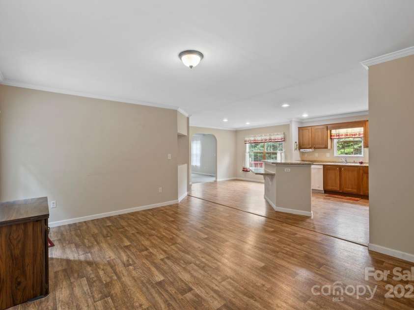 255 Jackson Loop Road, Flat Rock, NC 28731.  MLS# CAR4247351, YatesRealty ID 16288. Dining room, Kitchen, Breakfast nook