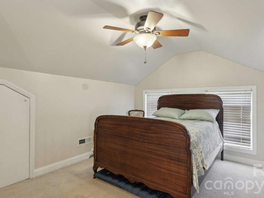 552 Hyde Park Drive, Concord, NC 28025.  MLS# CAR4322941, YatesRealty ID 16288. 
