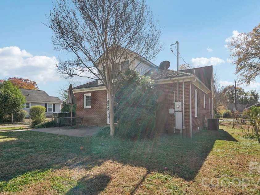 552 Hyde Park Drive, Concord, NC 28025.  MLS# CAR4322941, YatesRealty ID 16288. 