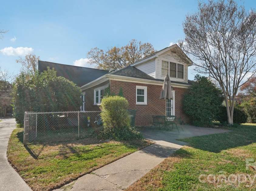 552 Hyde Park Drive, Concord, NC 28025.  MLS# CAR4322941, YatesRealty ID 16288. 